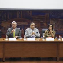 Presídium durante panel