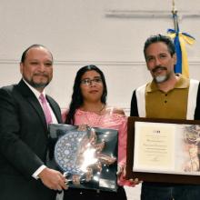 Jorge Partida al recibir su reconocimiento