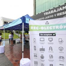 Recolectrón en la explanada del Edificio de la Rectoría UdeG 