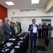 doctor José Francisco Muñoz Valle, Rector del Centro Universitario de Ciencias de la Salud