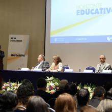 Presidium del encuentro 