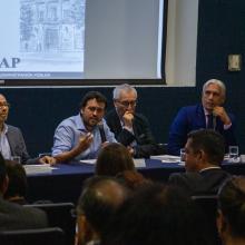 Presídium durante la presentación del libro