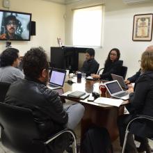 Alumno presenta su trabajo por medio de videoconferencia