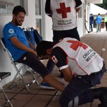 Participante recibiendo atención médica