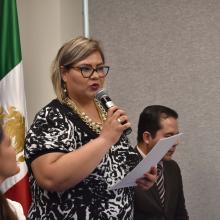 Mtra. Carmen Valenzuela, coordinadora de programas educativos durante su participación en el evento