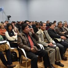 Asistentes durante presentación