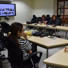 Asistentes durante el círculo de lectura