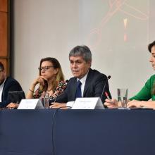 Participantes del panel sobre medios de comunicación y prevención