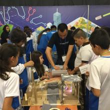 Niños en taller de UDGVirtual en Papirolas 2018