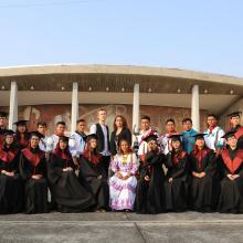 Fotografía grupal de egresados del bachillerato General por Áreas Interdisciplinarias