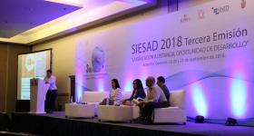 Ponentes durante el foro SIESAD 2018