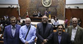 Autoridades universitarias en rueda de prensa