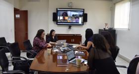 estudiantes en videoconferencia durante el coloquio