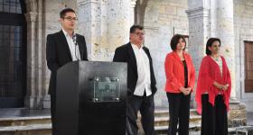 doctor Jorge Carlos Sanabria Zepeda haciendo uso de la voz durante la ceremonia de inauguración del proyecto "Línea del tiempo"