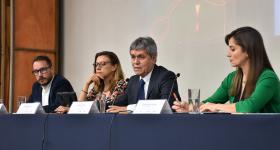 Participantes del panel sobre medios de comunicación y prevención